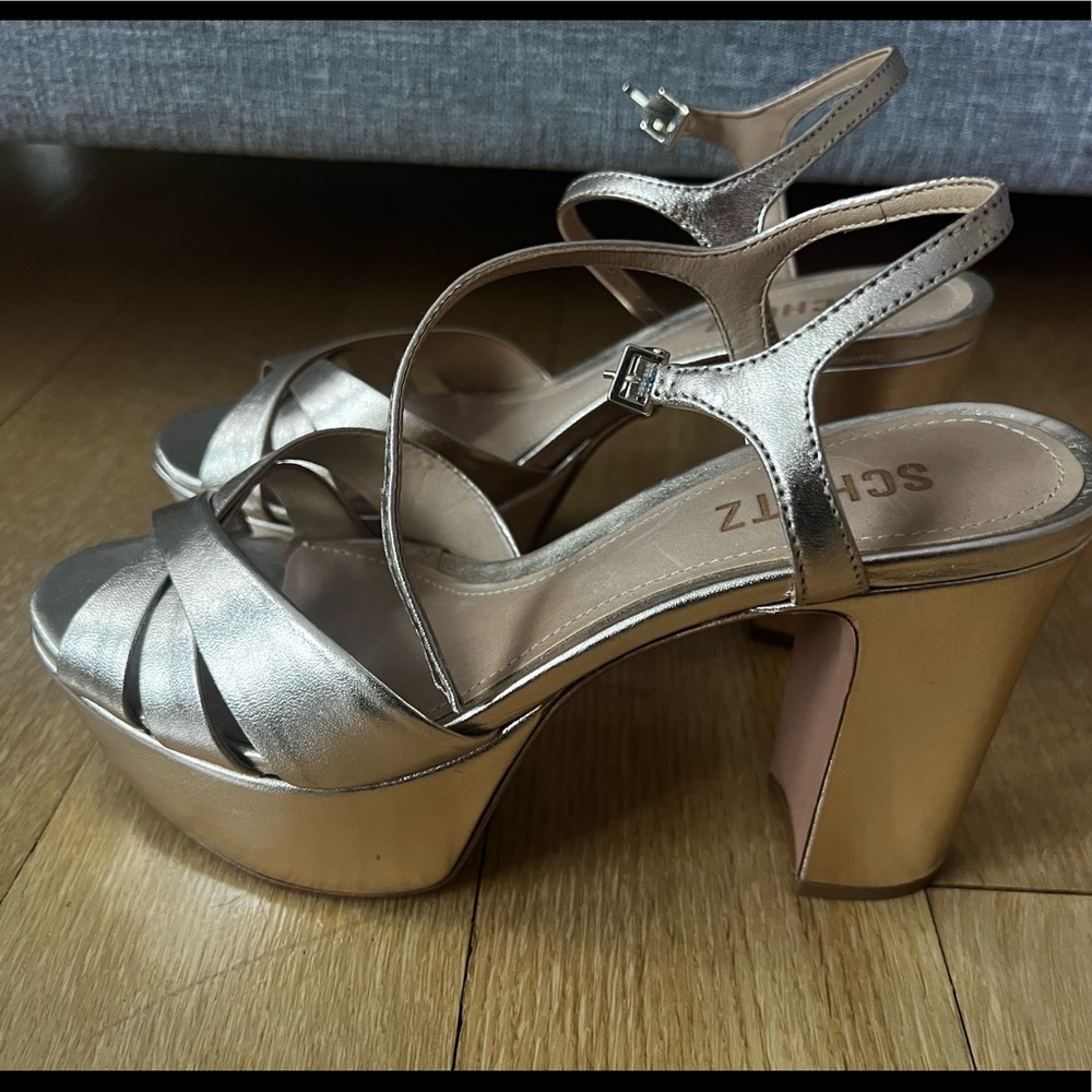 Schutz platform gold shoes brand new never worn size 6.5